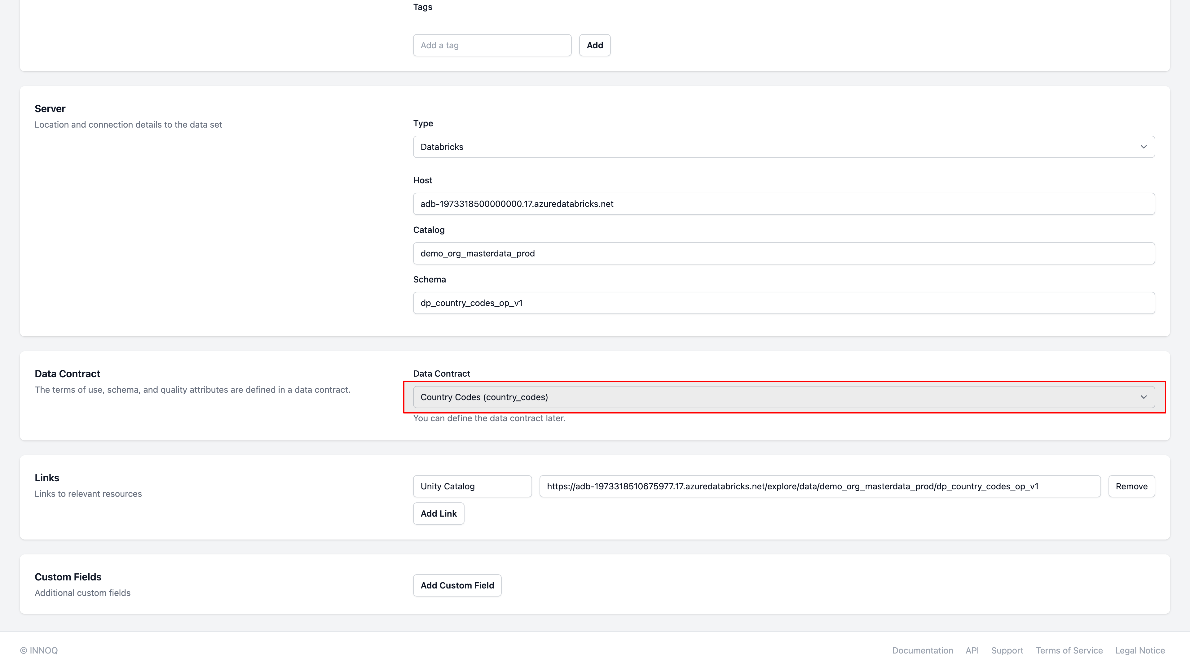Selecting the data contract to assign to the output port